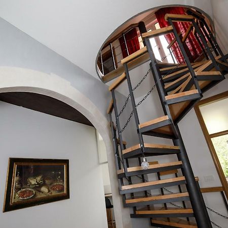 Отель Prenociste Kastel Книн Экстерьер фото